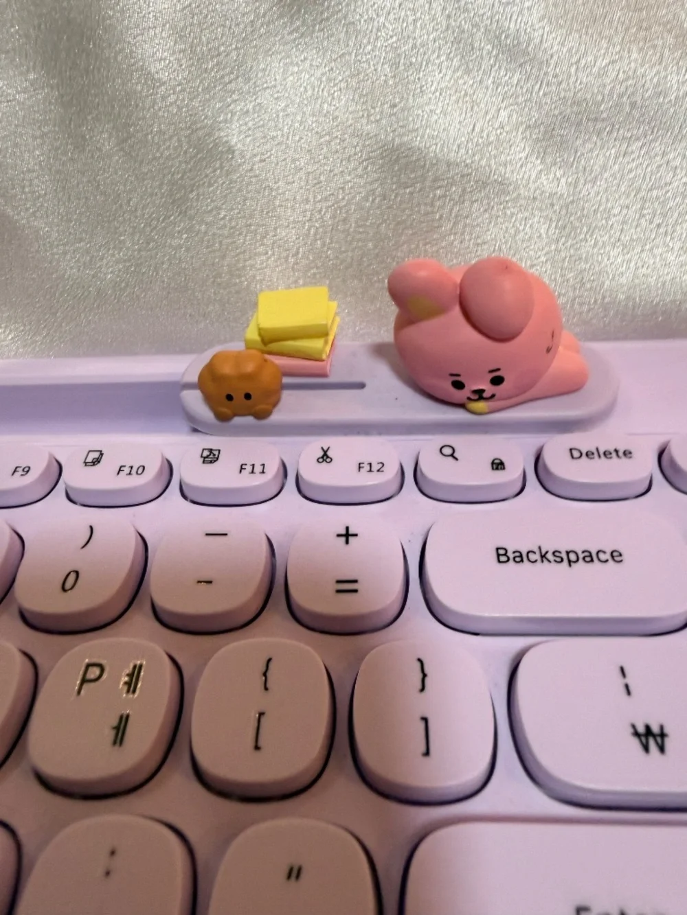 BT21 Cooky Shooky Multi Pairing Wireless Bluetooth Keyboard Purple Korean Englis